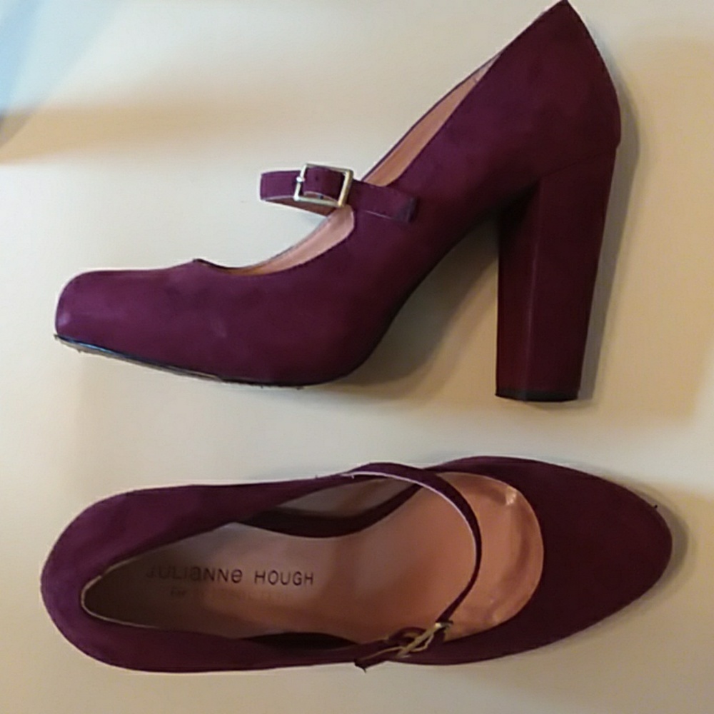 Julianne Hough maroon pumps